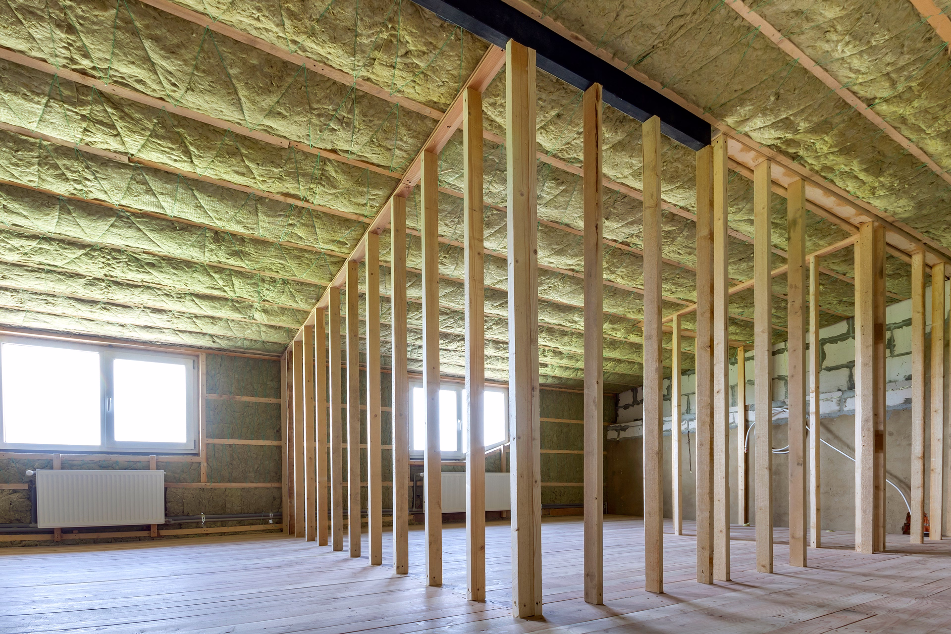 wooden framing and insulation in an attic renovati 2026 03 16 00 06 11 utc 1 Calorcol Expertos en Ingenier&iacute;a de Aislamientos.